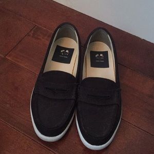 Black canvas loafer
